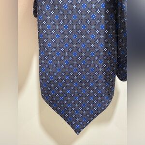 Louis Vuitton Luxury Silk Blue and Gray Patterned Men’s Necktie